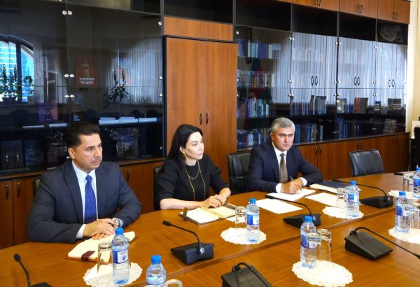 Ombudsman QHT üzvləri ilə erkən nikahla bağlı qanunvericiliyin təkmilləşdirilməsini müzakirə edib (FOTO)