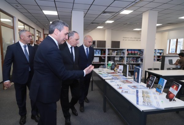 Baş Prokurorluq Qarabağ Universitetinin kitabxana fonduna yeni kitablar hədiyyə edib (FOTO)