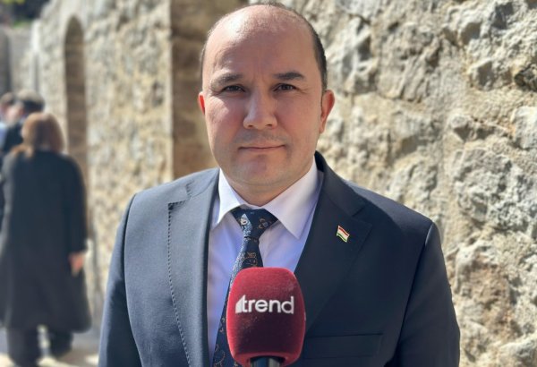 Tacikistanın səfiri Qarabağın sürətli şəkildə inkişaf etdiyini qeyd edib