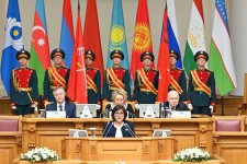 Azərbaycan diviziyaları Qafqazdan Berlinə qədər şanlı döyüş yolu keçiblər – Milli Məclisin sədri (FOTO)