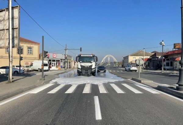 Bu gün Bakının 550 küçəsi yuyulub (FOTO)