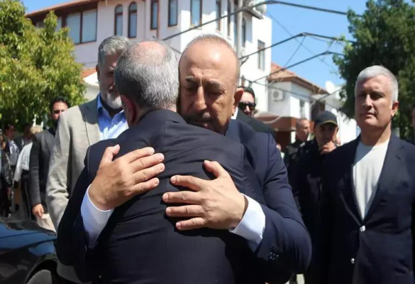 Ceyhun Bayramov Çavuşoğlunun atasının dəfn mərasimində iştirak edib (FOTO)
