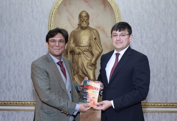 Pakistanlı jurnalist Malik Ayub Sumbal Dövlət Komitəsində olub