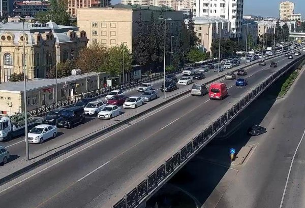 Bakıda qəza sıxlığa səbəb oldu (FOTO)