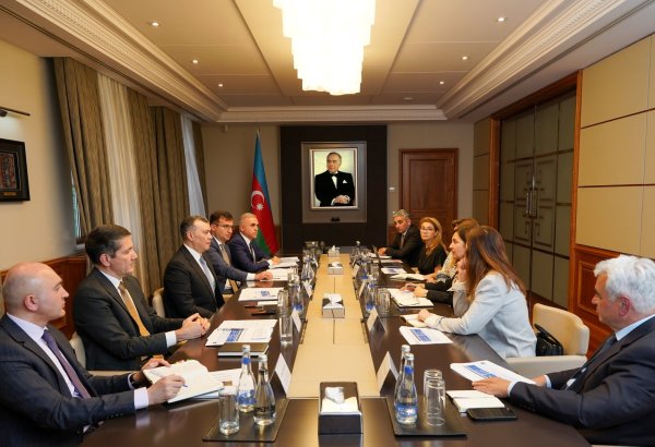 Azərbaycan ilə Asiya İnkişaf Bankı arasında əməkdaşlıq müzakirə edilib (FOTO)