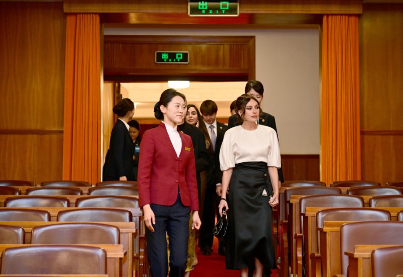 Azərbaycanın Birinci xanımı Mehriban Əliyeva, qızı Leyla Əliyeva və digər ailə üzvləri Pekində Böyük Xalq Sarayı ilə tanış olublar (FOTO)