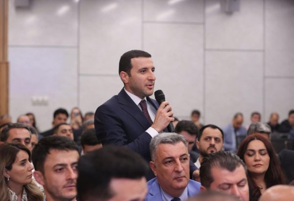 Ticarət şəbəkələrinin fəaliyyəti ilə bağlı ictimai müzakirə təşkil olunub (FOTO)