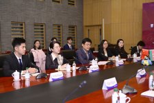 Heydər Əliyev Fondunun vitse-prezidenti Leyla Əliyeva Pekin Xarici Dillər Universitetində tələbələrlə görüşüb (FOTO)