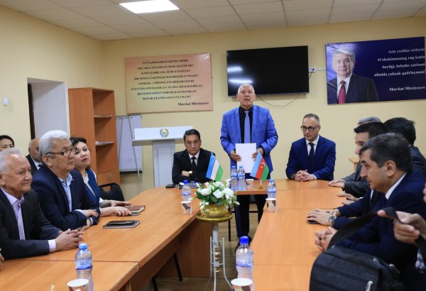 Özbəkistanda "Konstitusiya və Suverenlik İli"nə həsr edilmiş tədbir keçirilib (FOTO)