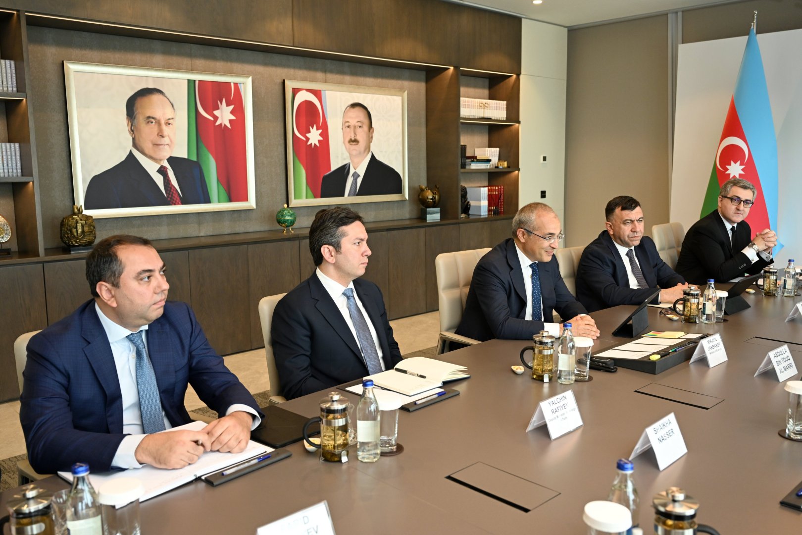 Azərbaycanla BƏƏ arasında yaşıl enerji sahəsində əməkdaşlığın genişləndirilməsi müzakirə edilib (FOTO)