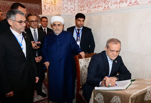 İran Prezidenti Məsud Pezeşkian Bibiheybət məscidini ziyarət edib (FOTO)