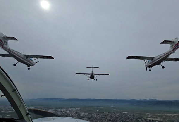 Hərbi pilotlarımız növbəti təlim-məşq uçuşları keçiriblər (FOTO/VİDEO)