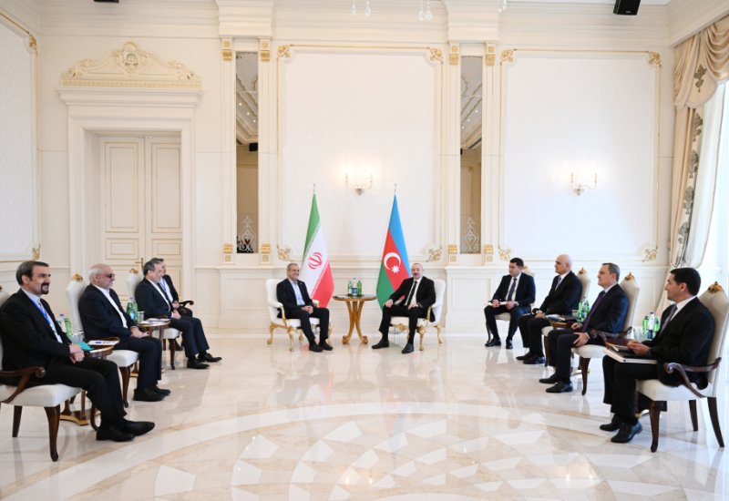Prezident İlham Əliyevin İran Prezidenti Məsud Pezeşkian ilə məhdud tərkibdə görüşü olub (FOTO)