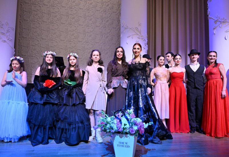 Fidan Hacıyevanın II Beynəlxalq Opera Festivalında Heydər Əliyev Fondunun vitse-prezidenti Leyla Əliyevanın şeirlərinə bəstələnmiş mahnılar ifa olunub (FOTO)