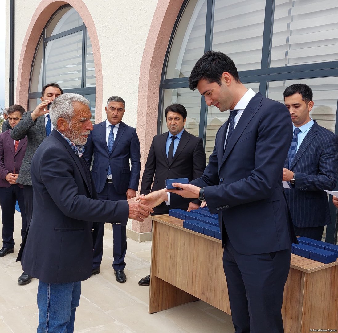 Köç karvanı Ağdam rayonunun Sarıcalı kəndinə çatıb (YENİLƏNİB) (FOTO)