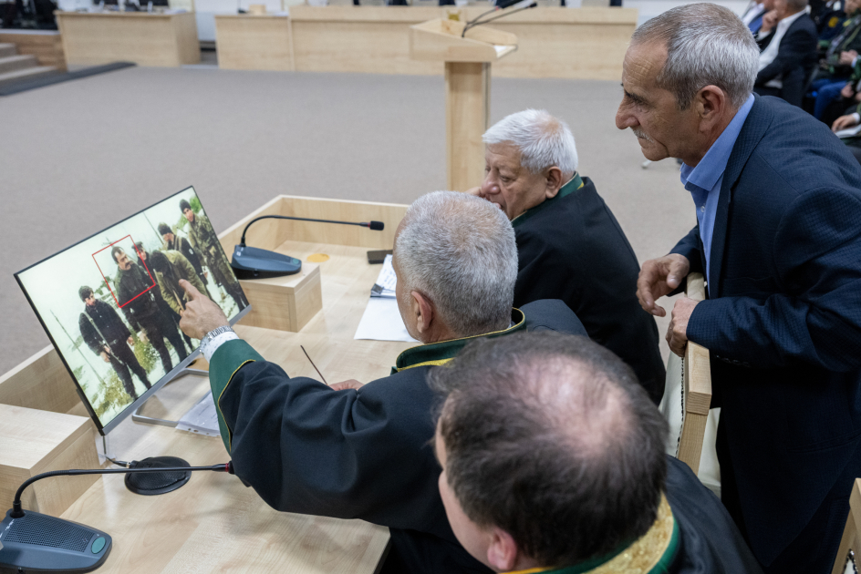 Ermənistan silahlı qüvvələrinin Qaradağlı kəndini işğal etməsi, azərbaycanlıları vəhşicəsinə qətlə yetirməsi, işgəncə verməsi ilə bağlı sənədlər məhkəmədə tədqiq olunub (FOTO)