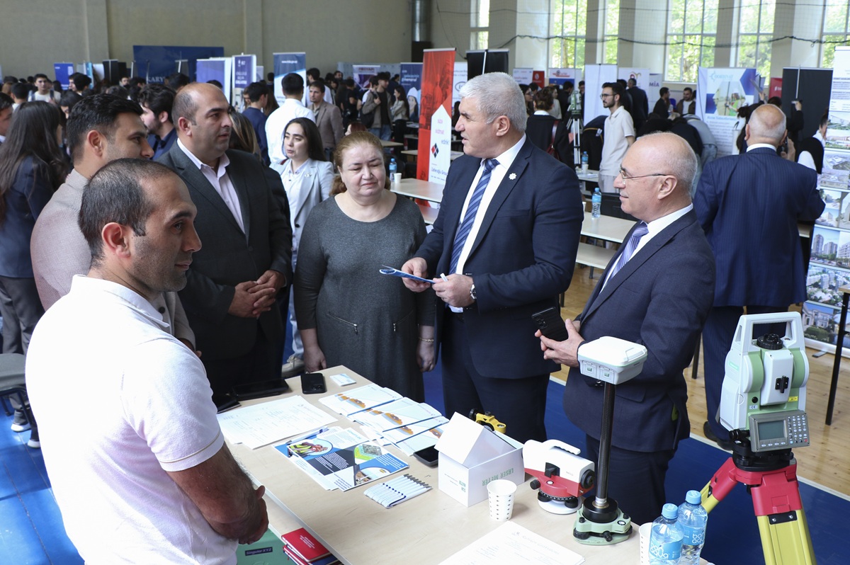 VI Karyera Sərgisi – 1500-dən çox gəncə iş və təcrübə imkanı təqdim olundu (FOTO)