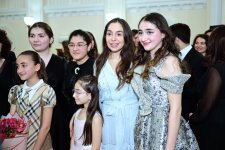 Heydər Əliyev Fondunun vitse-prezidenti Leyla Əliyeva Bakı Musiqi Akademiyasında tələbə və gənclərin konsertində iştirak edib (FOTO)