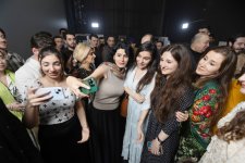 Heydər Əliyev Fondunun vitse-prezidenti Leyla Əliyeva və Arzu Əliyeva “Yalnız mədəniyyət” musiqili-bədii gecədə iştirak ediblər (FOTO)
