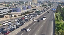 Sürücülərin NƏZƏRİNƏ: Paytaxtın bir sıra yollarında tıxac var - SİYAHI (FOTO)