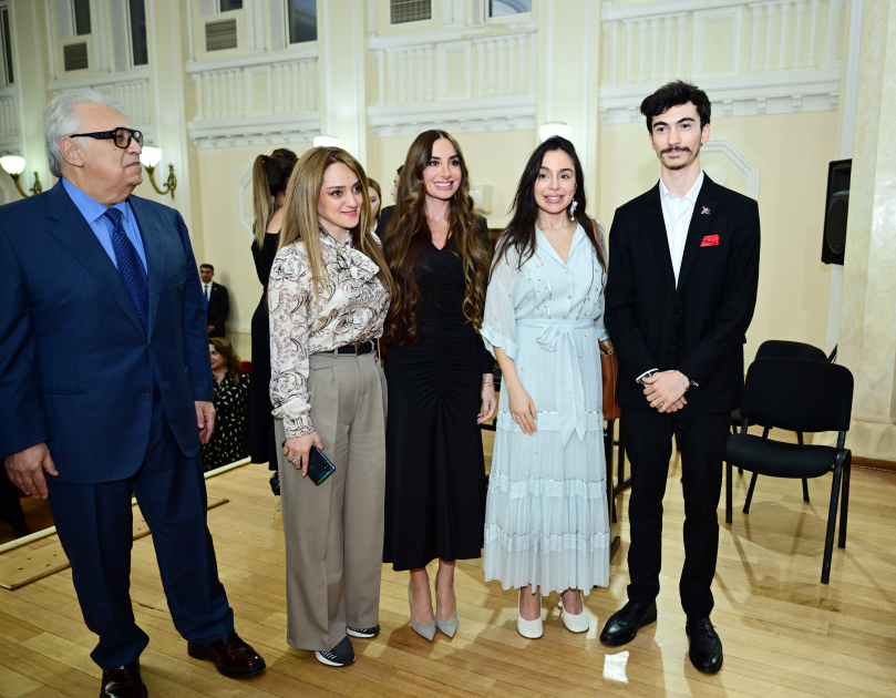 Heydər Əliyev Fondunun vitse-prezidenti Leyla Əliyeva Bakı Musiqi Akademiyasında tələbə və gənclərin konsertində iştirak edib (FOTO)
