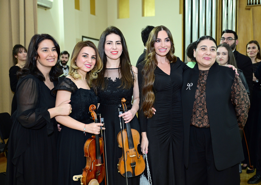 Heydər Əliyev Fondunun vitse-prezidenti Leyla Əliyeva Bakı Musiqi Akademiyasında tələbə və gənclərin konsertində iştirak edib (FOTO)