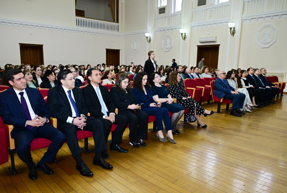 Heydər Əliyev Fondunun vitse-prezidenti Leyla Əliyeva Bakı Musiqi Akademiyasında tələbə və gənclərin konsertində iştirak edib (FOTO)