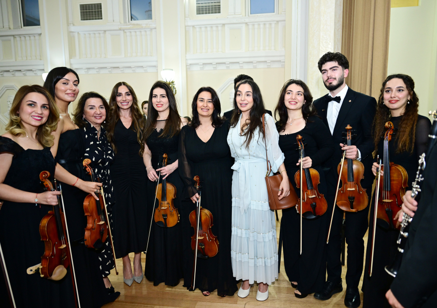 Heydər Əliyev Fondunun vitse-prezidenti Leyla Əliyeva Bakı Musiqi Akademiyasında tələbə və gənclərin konsertində iştirak edib (FOTO)