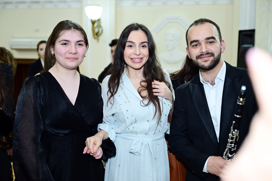 Heydər Əliyev Fondunun vitse-prezidenti Leyla Əliyeva Bakı Musiqi Akademiyasında tələbə və gənclərin konsertində iştirak edib (FOTO)