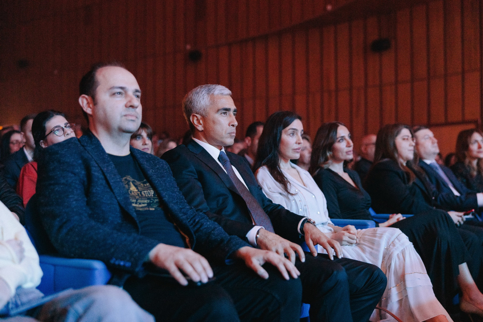 Heydər Əliyev Fondunun vitse-prezidenti Leyla Əliyeva və Arzu Əliyeva “Yalnız mədəniyyət” musiqili-bədii gecədə iştirak ediblər (FOTO)