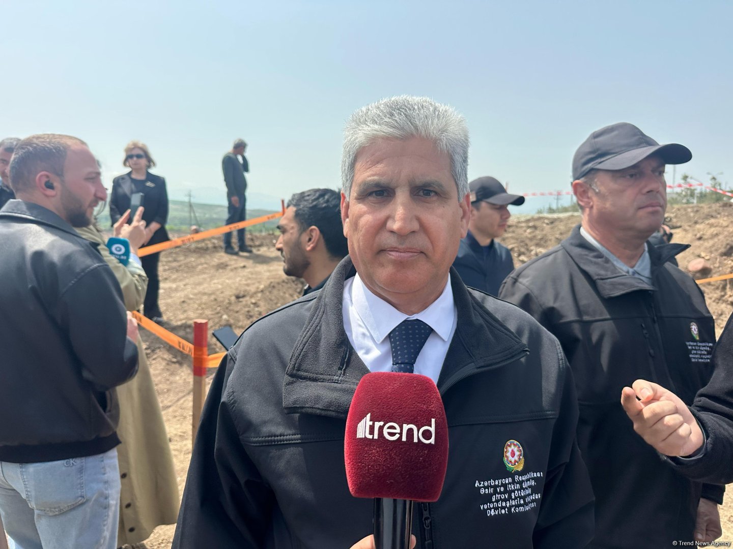 Aprel ayında aparılan qazıntılar zamanı iki kütləvi məzarlıq aşkarlanıb