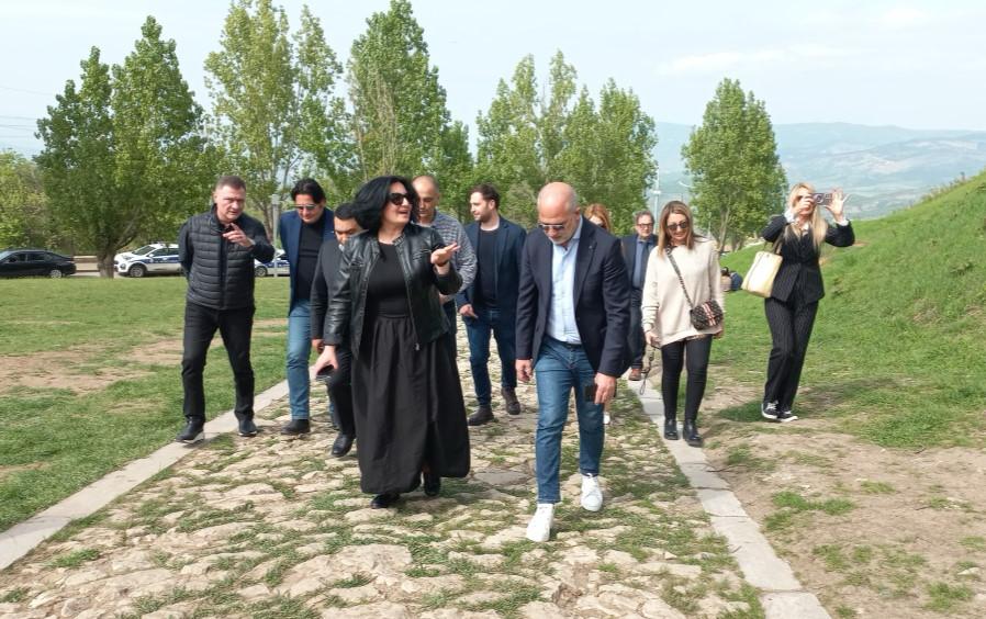 İtaliyalı parlamentarilər Ağdam, Xankəndi və Şuşaya səfər ediblər (FOTO) (YENİLƏNİB)