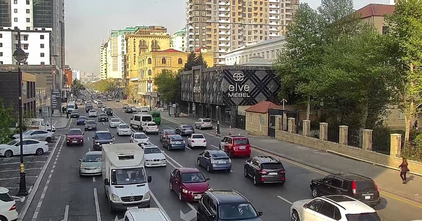 Sürücülərin NƏZƏRİNƏ: Paytaxtın bir sıra yollarında tıxac var - SİYAHI (FOTO)