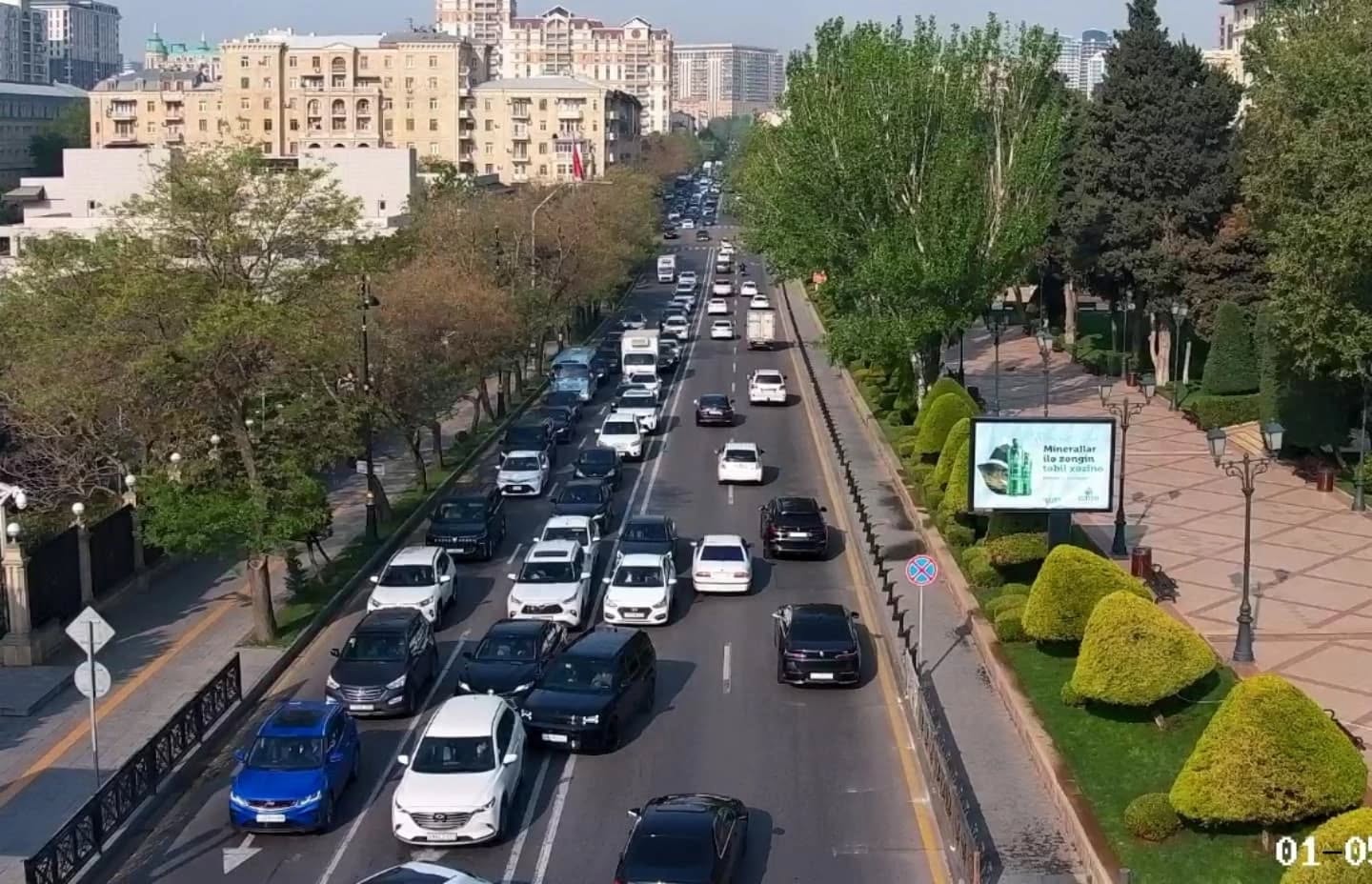 Sürücülərin NƏZƏRİNƏ: Paytaxtın bir sıra yollarında tıxac var - SİYAHI (FOTO)