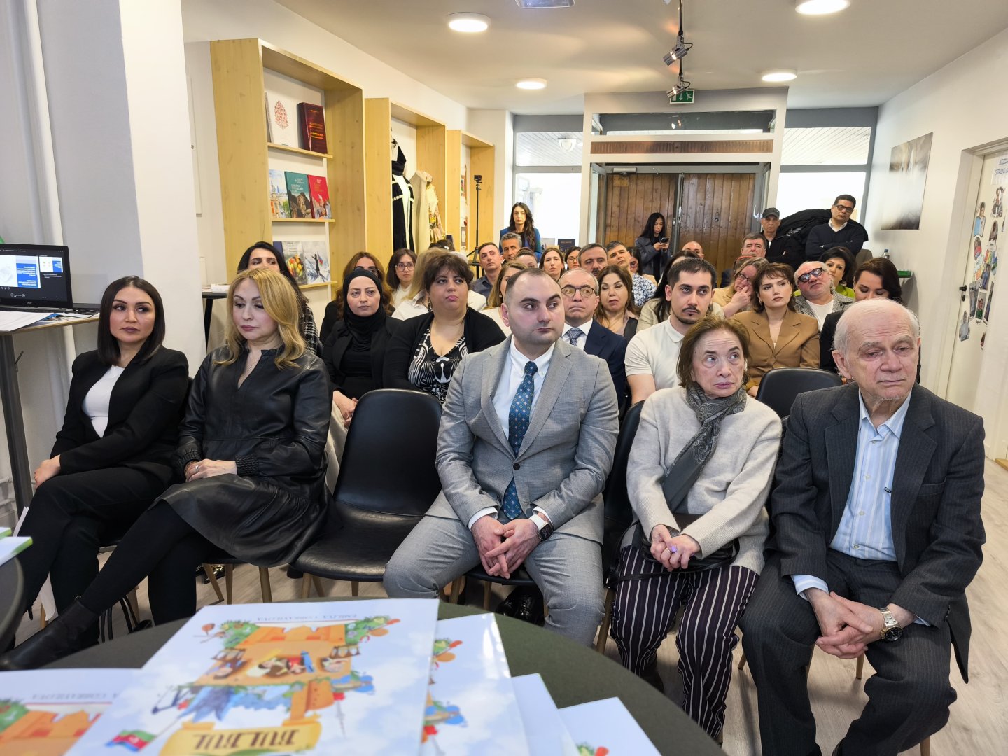 Helsinki Azərbaycan Evində icma üzvləri ilə görüş keçirilib (FOTO)