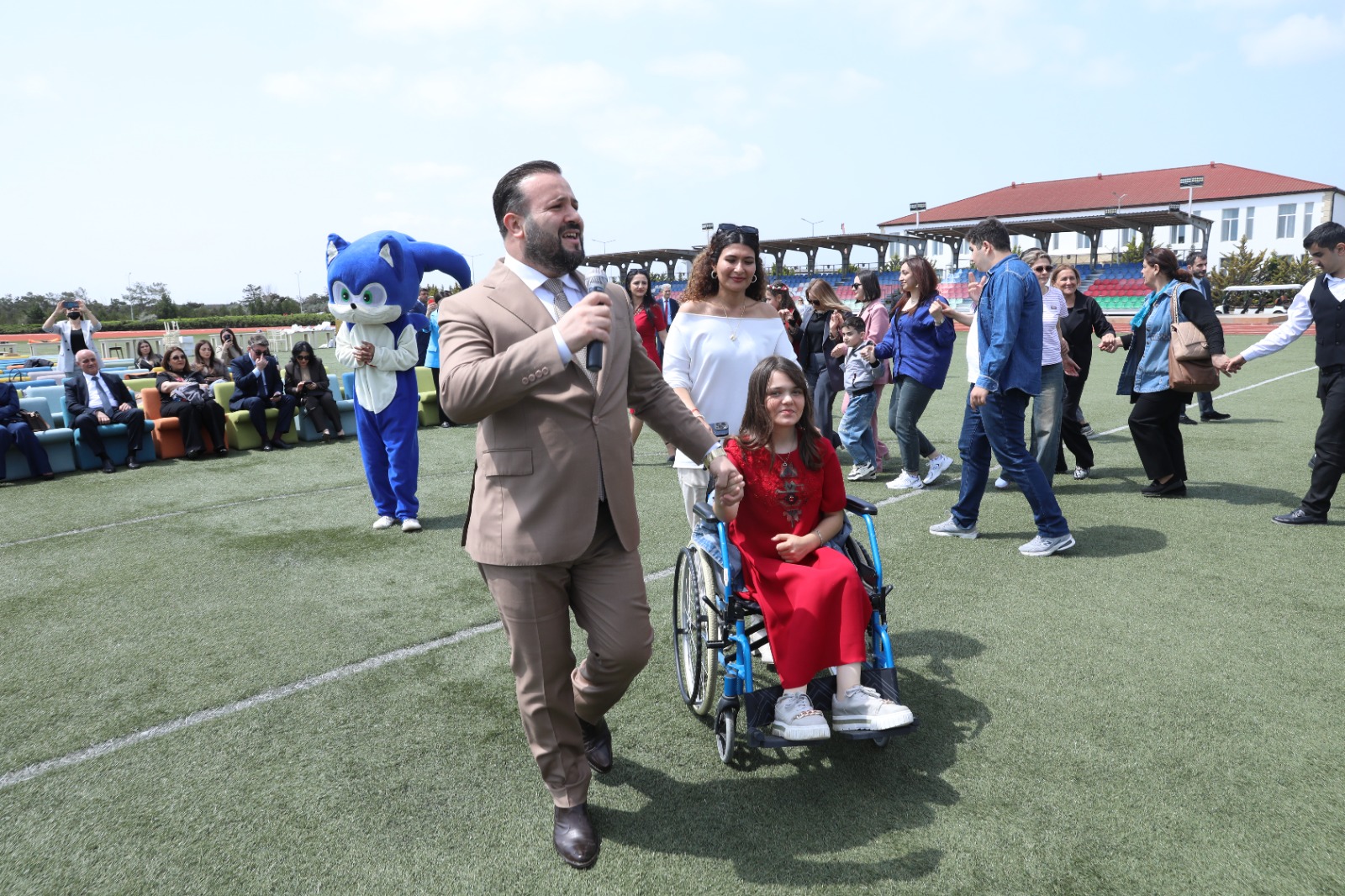 “Mən burdayam” mövzusunda autizmli uşaqlar üçün festival keçirilib (FOTO)