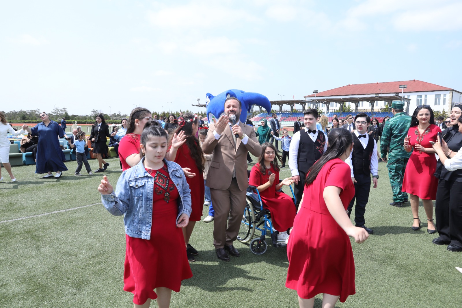“Mən burdayam” mövzusunda autizmli uşaqlar üçün festival keçirilib (FOTO)