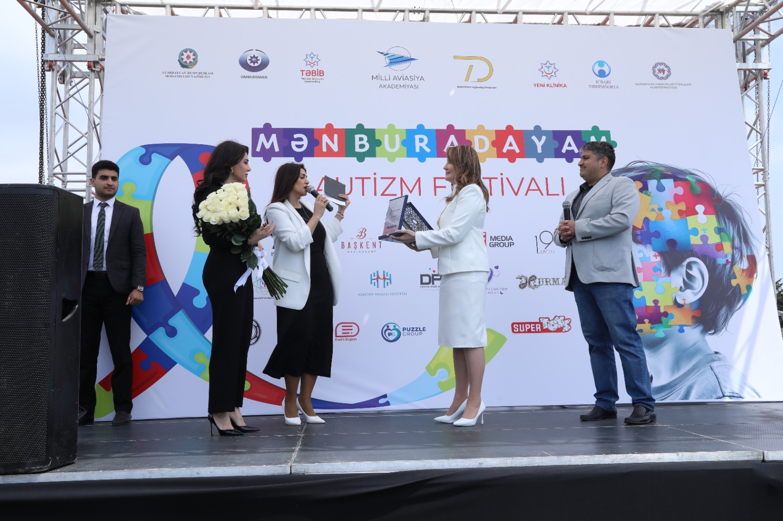 “Mən burdayam” mövzusunda autizmli uşaqlar üçün festival keçirilib (FOTO)