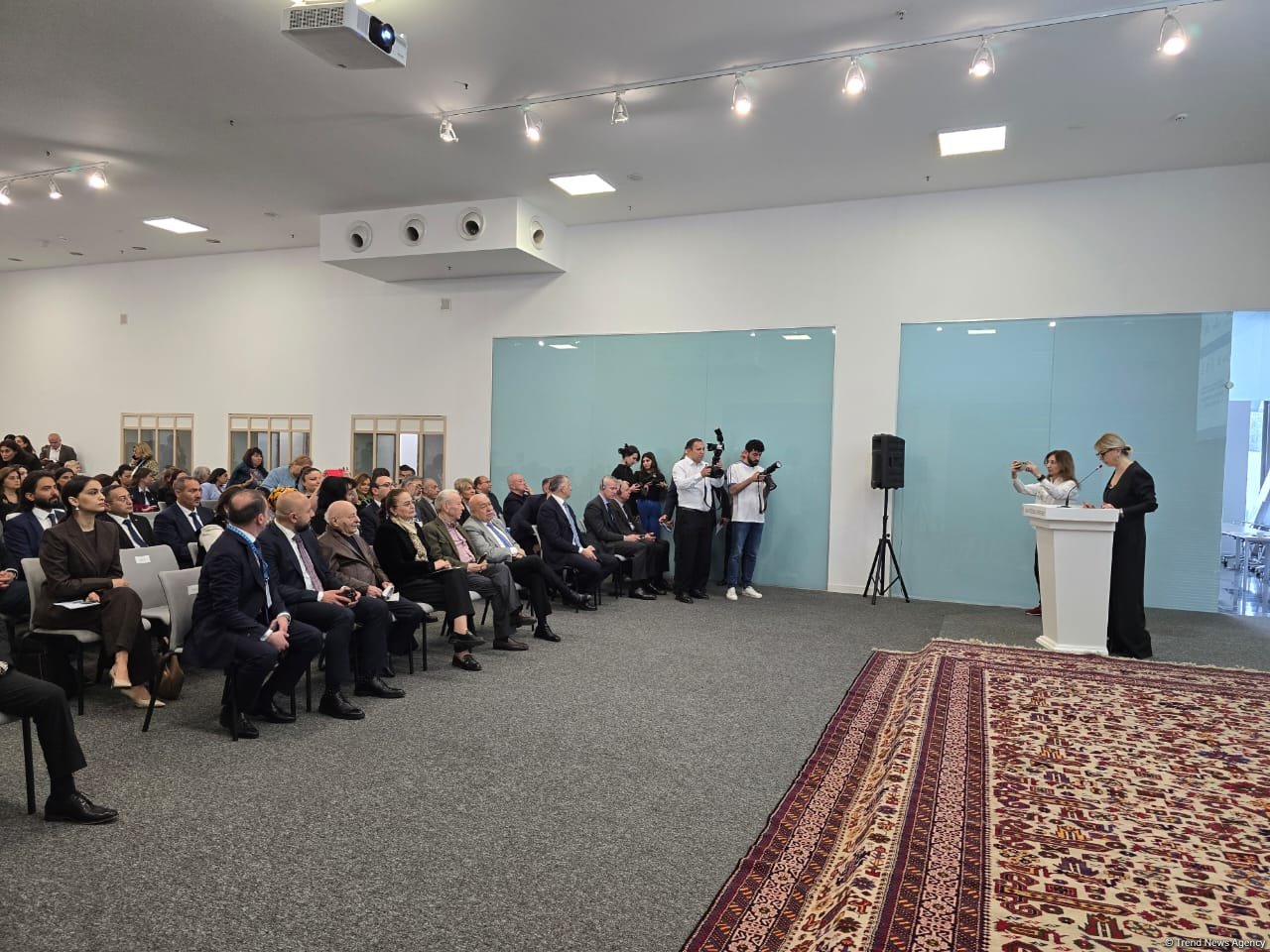 Bakıda Beynəlxalq Xalça Forumunun açılışı olub (FOTO)