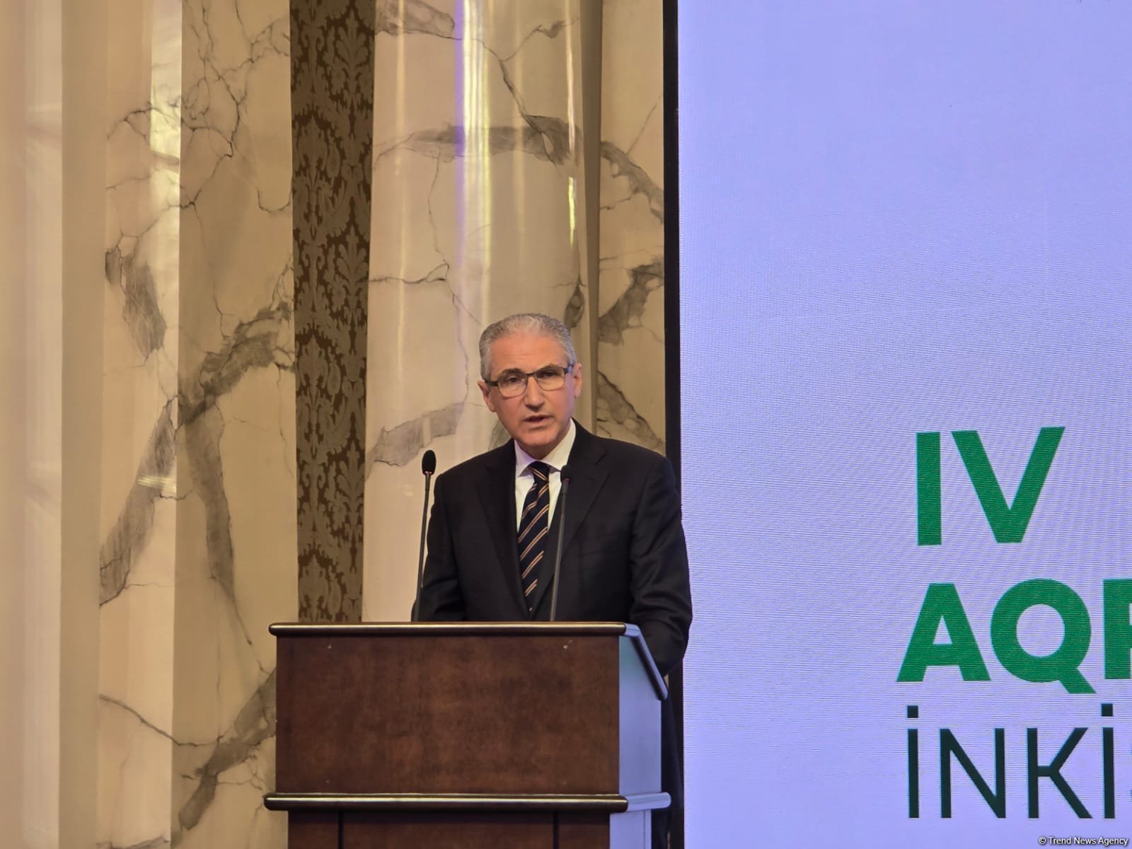Aqroparkların inkişafı innovativ və bioloji üsulların tətbiqi ilə dəstəklənməlidir - Muxtar Babayev