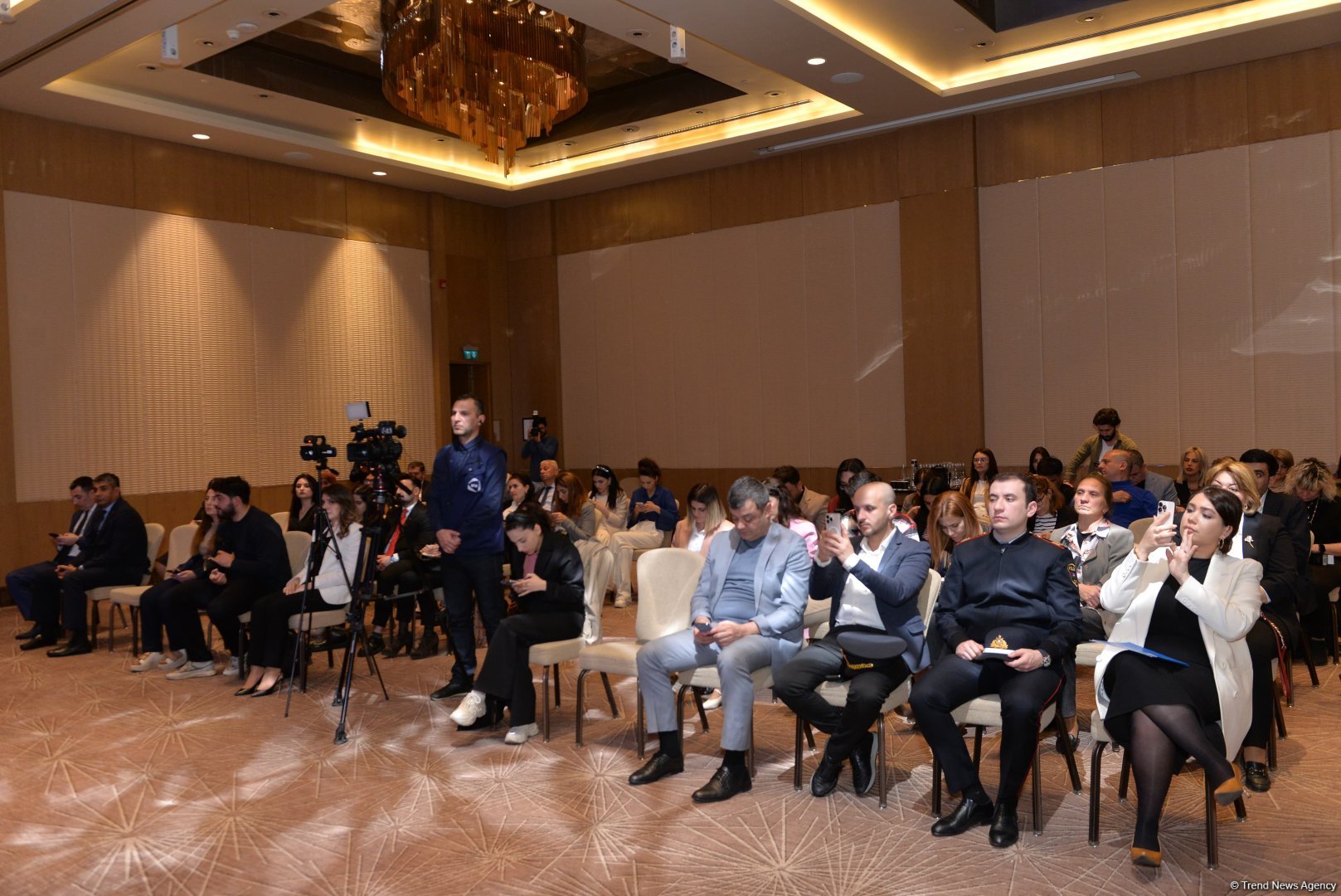 “Nəqliyyat infrastrukturunda davamlı həllər media müstəvisində” adlı panel sessiya keçirilib (FOTO)