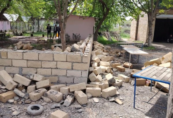 Ağcabədidə qanunsuz tikili söküldü (FOTO)