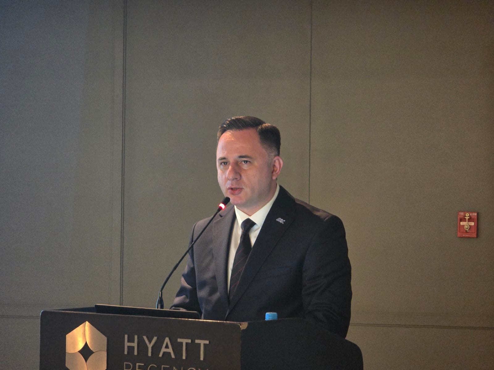 Vüqar Oruc yenidən Azərbaycan Qiymətləndiricilər Cəmiyyətinin sədri seçilib (YENİLƏNİB)