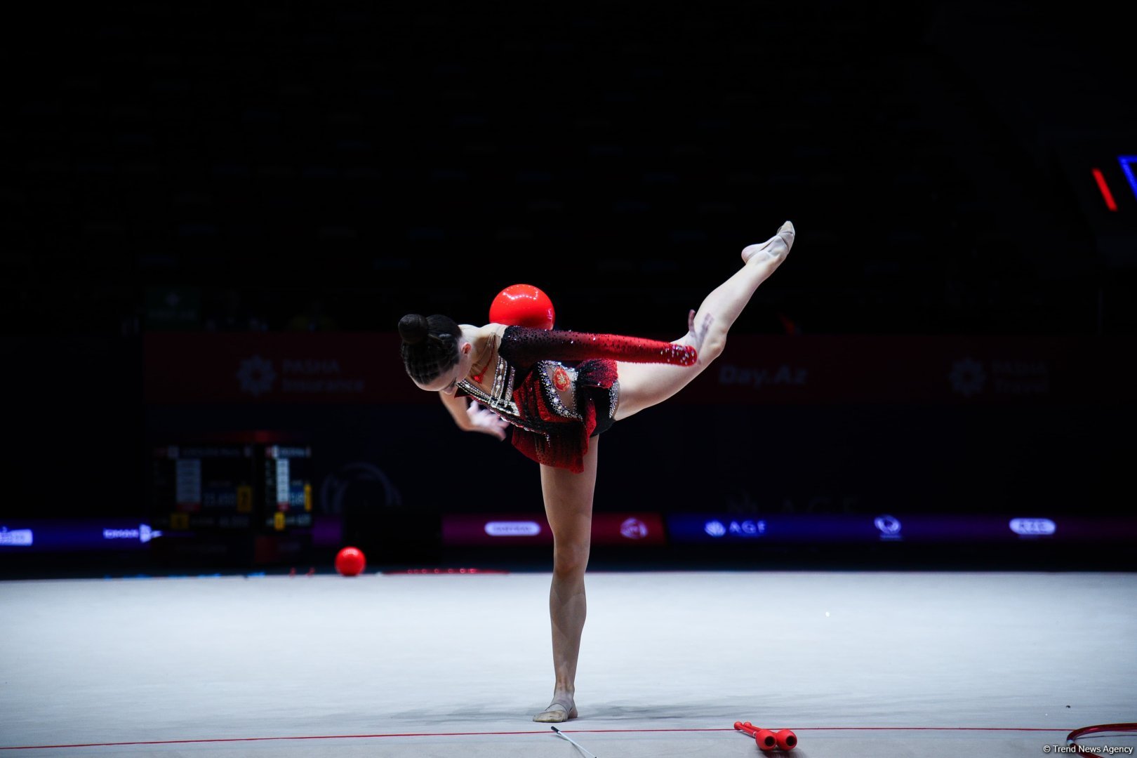 Bakıda keçirilən bədii gimnastika üzrə Avropa kubokunun üçüncü günündə növbəti qaliblər mükafatlandırılıb (FOTO)