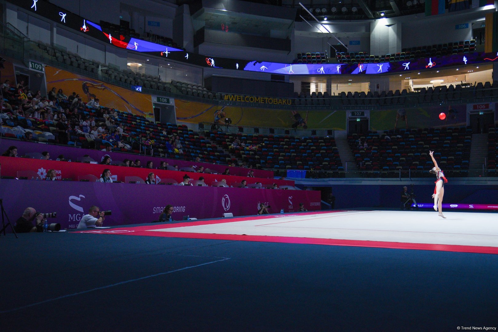 Bakıda keçirilən bədii gimnastika üzrə Avropa kubokunun üçüncü günündə növbəti qaliblər mükafatlandırılıb (FOTO)