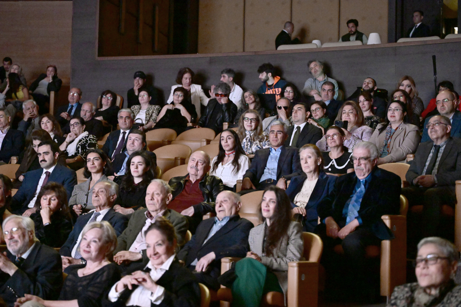 Beynəlxalq Muğam Mərkəzində Maqsud İbrahimbəyova həsr olunmuş yaradıcılıq gecəsi keçirilib (FOTO)