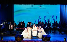 Heydər Əliyev Fondunun vitse-prezidenti Leyla Əliyeva və Bakı Media Mərkəzinin rəhbəri Arzu Əliyeva həssas qruplara aid şəxslərin yaradıcılıq prosesi ilə tanış olublar (FOTO)