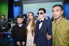 Heydər Əliyev Fondunun vitse-prezidenti Leyla Əliyeva və Bakı Media Mərkəzinin rəhbəri Arzu Əliyeva həssas qruplara aid şəxslərin yaradıcılıq prosesi ilə tanış olublar (FOTO)