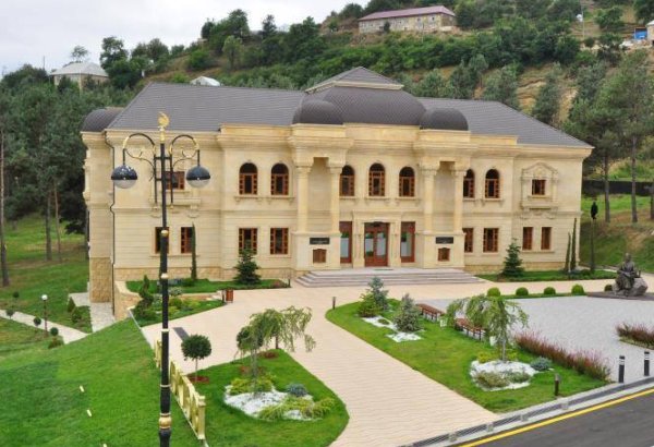 Gədəbəy Aşıq Məktəbinə Aşıq Ələsgərin adı verilib