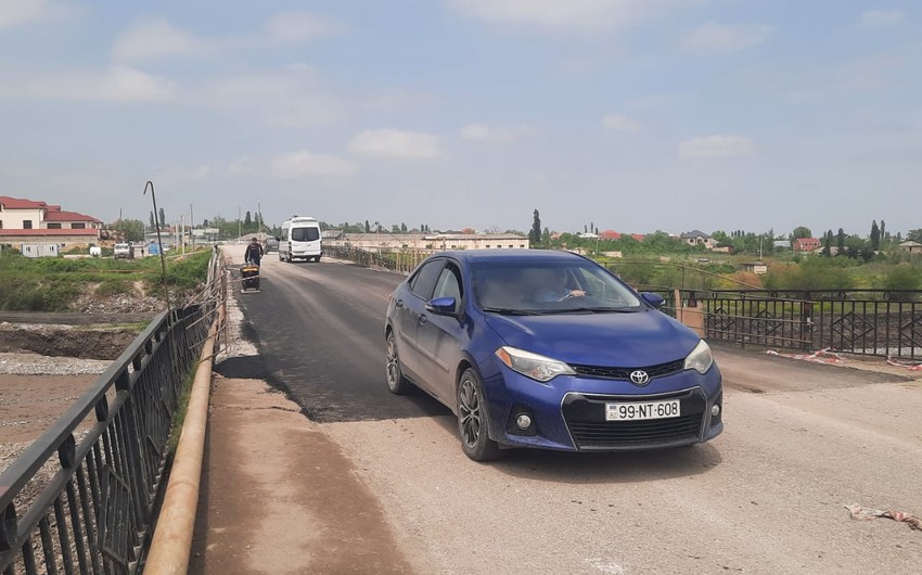 Qubada sel sularının qəzalı vəziyyətə saldığı körpü müvəqqəti bərpa olunub
